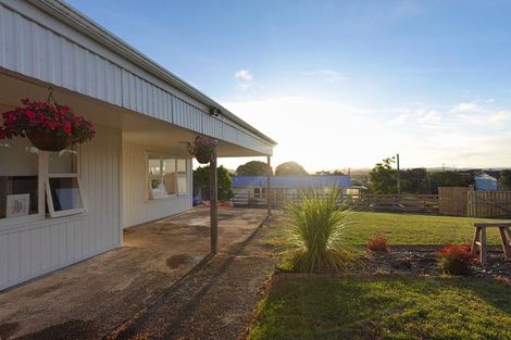 Photo of property in 31 Karaka Street, Helensville, 0800