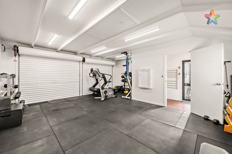 Photo of property in 21 Jasmine Grove, Maungaraki, Lower Hutt, 5010