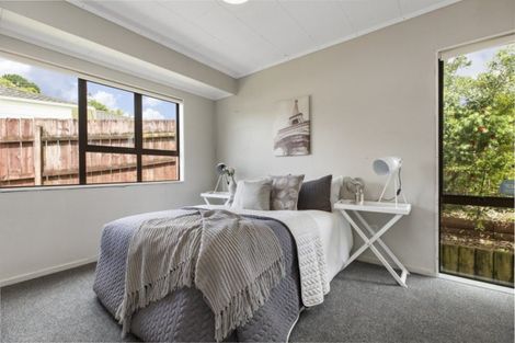 Photo of property in 3 Meadowvale Rise, Titirangi, Auckland, 0604