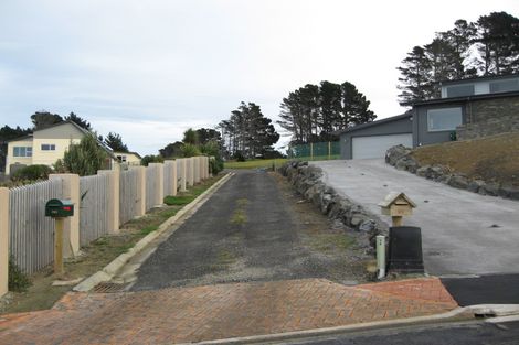 Photo of property in 28 Highgrove, Saint Clair, Dunedin, 9012