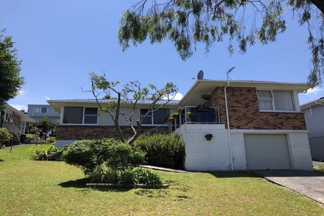 Photo of property in 71 Lynden Avenue, Hillcrest, Auckland, 0627