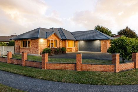 Photo of property in 2 Miers Glade, Rototuna North, Hamilton, 3210