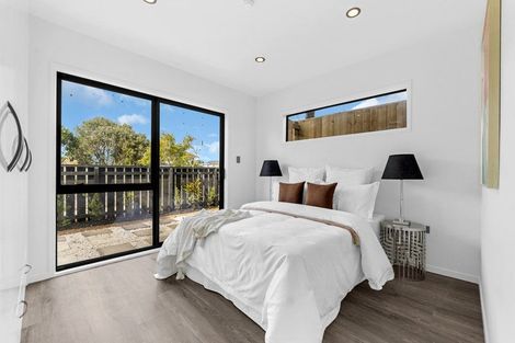 Photo of property in 2b Raglan Street, Mangere East, Auckland, 2024