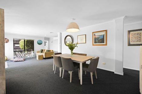 Photo of property in 27 Saint James Drive, Huntington, Hamilton, 3210