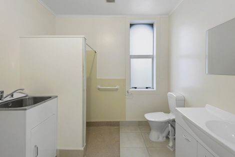 Photo of property in 8 Kowhai Terrace, Saint Martins, Christchurch, 8022