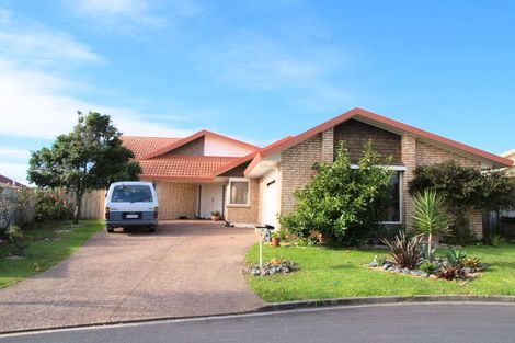 Photo of property in 14 Caldbeck Rise, Northpark, Auckland, 2013