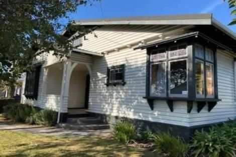 Photo of property in 32 Cutfield Road, New Plymouth, 4310