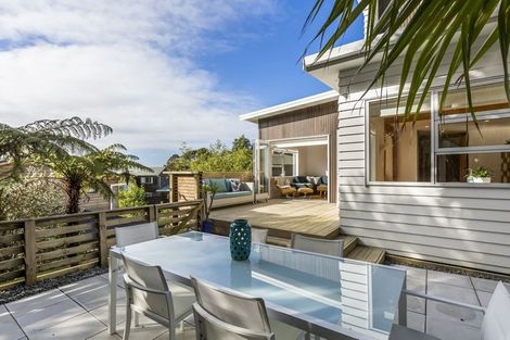 Photo of property in 91f Wade River Road, Stanmore Bay, Whangaparaoa, 0932