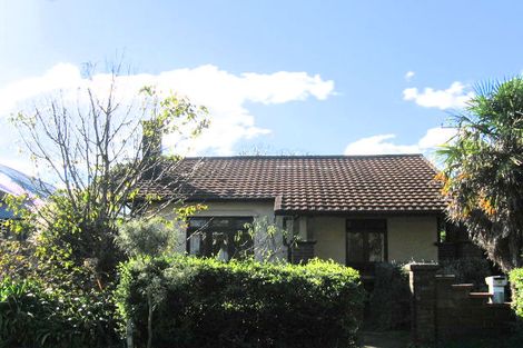 Photo of property in 16 Hinau Street, Eastbourne, Lower Hutt, 5013