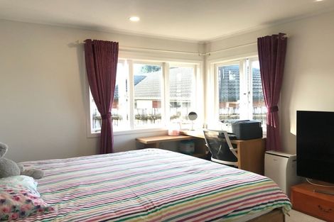 Photo of property in 15 Rixon Place, Te Atatu Peninsula, Auckland, 0610