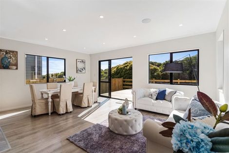 Photo of property in 1 Pae Lane, Flat Bush, Auckland, 2019