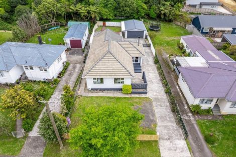 Photo of property in 52 Lees Grove, Wainuiomata, Lower Hutt, 5014