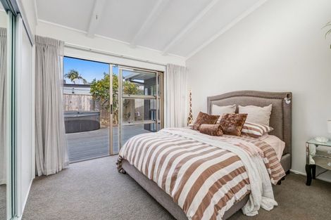 Photo of property in 18 Glengarry Avenue, Manly, Whangaparaoa, 0930
