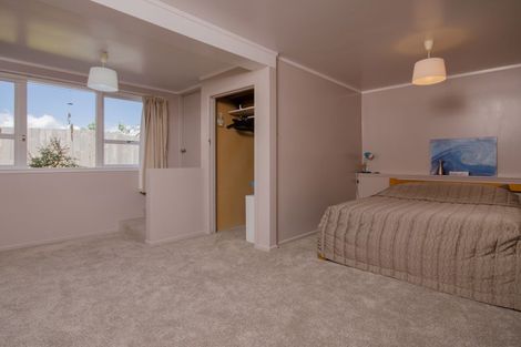 Photo of property in 24 Lewis Street, Blockhouse Bay, Auckland, 0600