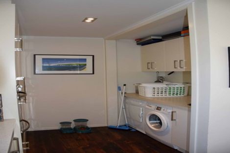 Photo of property in 4 Berne Place, Birkenhead, Auckland, 0626