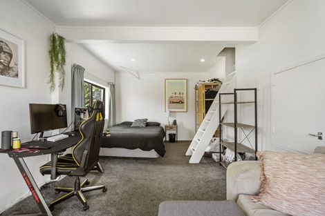 Photo of property in 1/7 Newstead Avenue, Browns Bay, Auckland, 0632