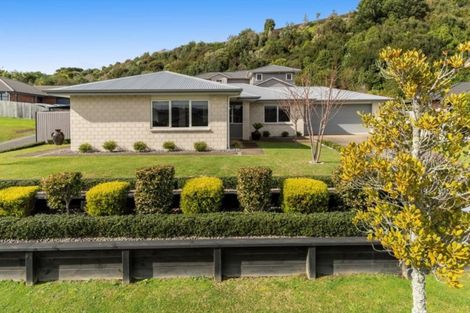 Photo of property in 61 Bathurst Crescent, Pyes Pa, Tauranga, 3112
