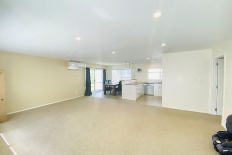 Photo of property in 640 Beach Road, Browns Bay, Auckland, 0630