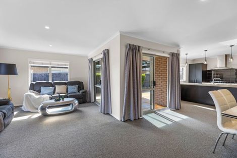 Photo of property in 269 Lakes Boulevard, Pyes Pa, Tauranga, 3112