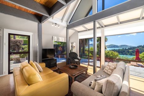 Photo of property in 5 Te Ara Crescent, Diamond Harbour, Lyttelton, 8971