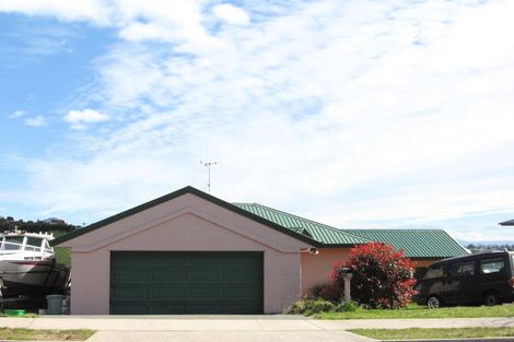 Photo of property in 68 Village Park Drive, Welcome Bay, Tauranga, 3112