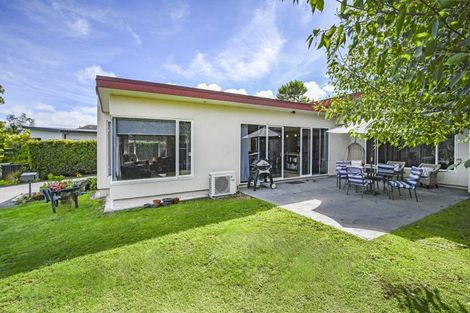 Photo of property in 16 Hikanui Drive, Havelock North, 4130