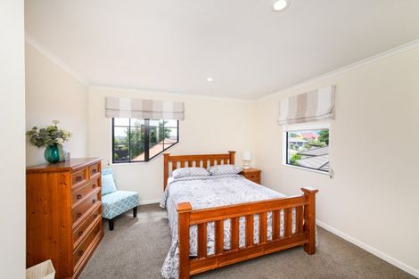Photo of property in 96 Pacific Drive, Fitzherbert, Palmerston North, 4410