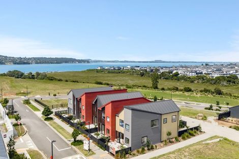 Photo of property in 113 Tahingamanu Road, Hobsonville, Auckland, 0616