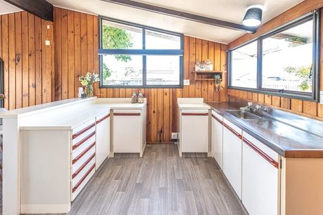 Photo of property in 33 Tongariro Street, Castlecliff, Whanganui, 4501