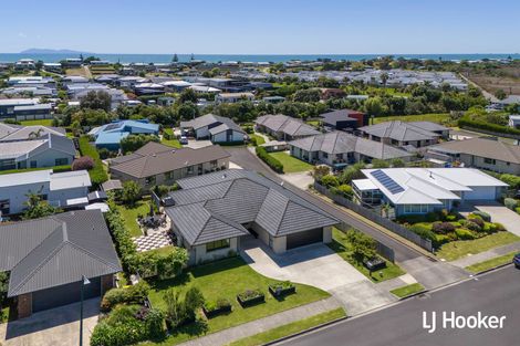 Photo of property in 32 Reel Road, Athenree, Waihi Beach, 3611