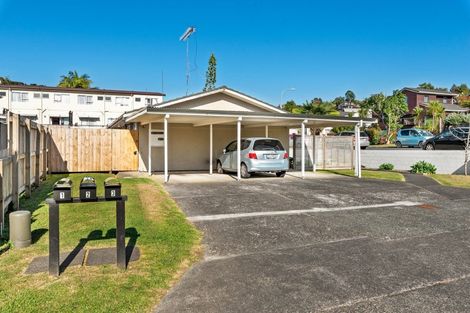 Photo of property in 1/10 Agincourt Street, Glenfield, Auckland, 0629