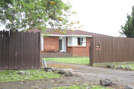 Photo of property in 56 Bader Drive, Mangere, Auckland, 2022