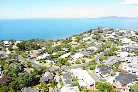 Photo of property in 2/92 Churchill Road, Murrays Bay, Auckland, 0630