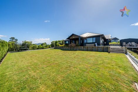 Photo of property in 13 Mount Marua Way, Timberlea, Upper Hutt, 5018