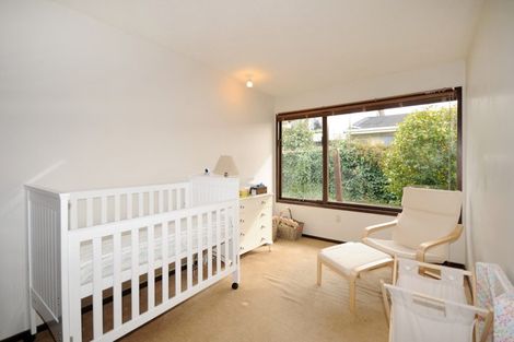 Photo of property in 91 Memorial Avenue, Ilam, Christchurch, 8053