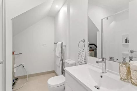 Photo of property in 4/20 Bader Drive, Mangere, Auckland, 2022