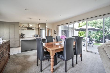 Photo of property in 16 Hikanui Drive, Havelock North, 4130