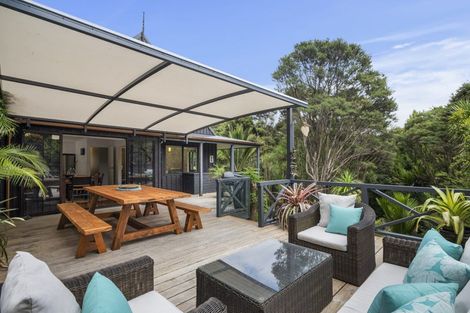 Photo of property in 109 Takahe Road, Titirangi, Auckland, 0604