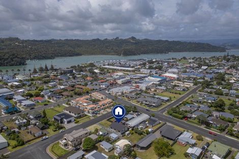 Photo of property in 4 Eyre Street, Whitianga, 3510