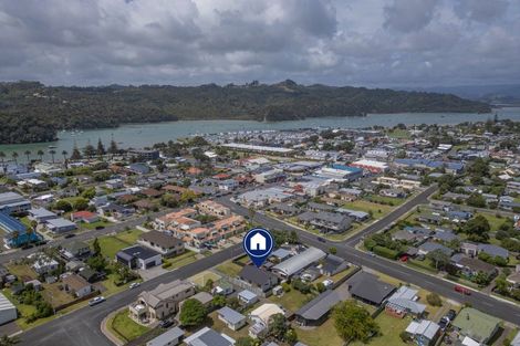 Photo of property in 4 Eyre Street, Henderson, Auckland, 0612