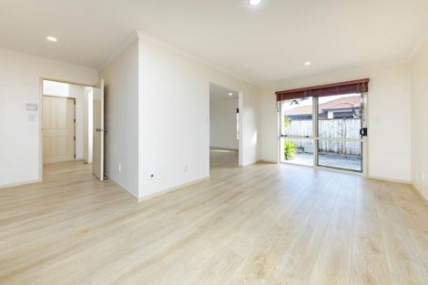 Photo of property in 16 Mordane Place, Flat Bush, Auckland, 2016