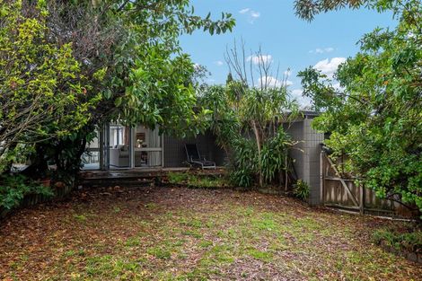 Photo of property in 4 La Perouse Street, Botany Downs, Auckland, 2010