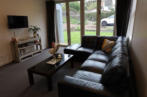 Photo of property in 2 Middleton Road, Kew, Dunedin, 9012