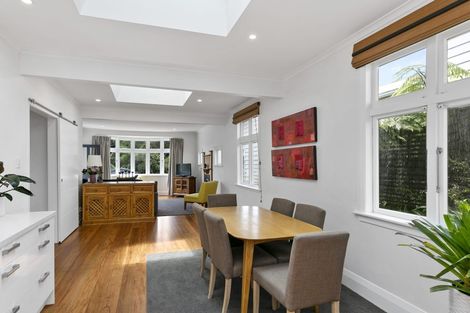 Photo of property in 7 Vennell Street, Brooklyn, Wellington, 6021