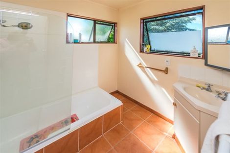 Photo of property in 4 Bastia Avenue, Bastia Hill, Whanganui, 4500