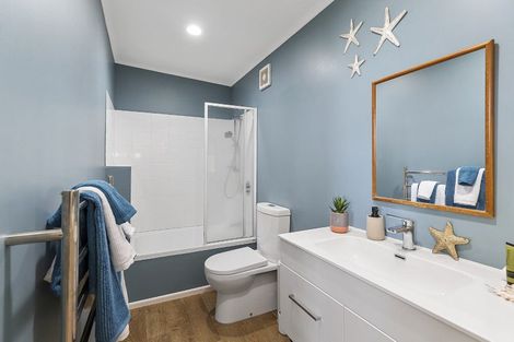 Photo of property in 33 Patanga Crescent, Thorndon, Wellington, 6011