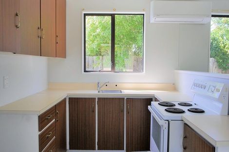 Photo of property in 24 Lyndale Place, Kelvin Grove, Palmerston North, 4414