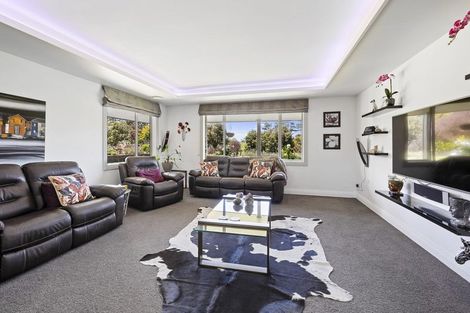 Photo of property in 32 Arthur Road, Paraite, New Plymouth, 4373