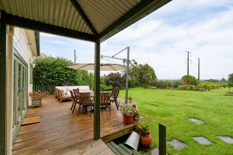Photo of property in 70 Tokomaru Road East, Tokomaru, Palmerston North, 4474