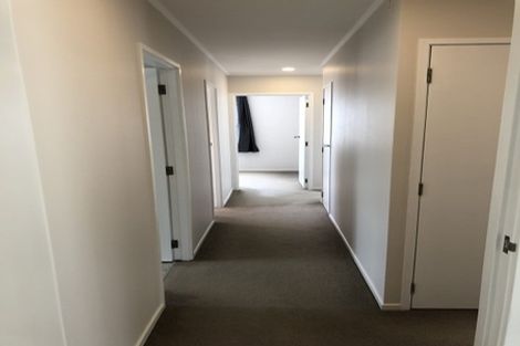 Photo of property in 2 Glucina Place, Glen Eden, Auckland, 0602